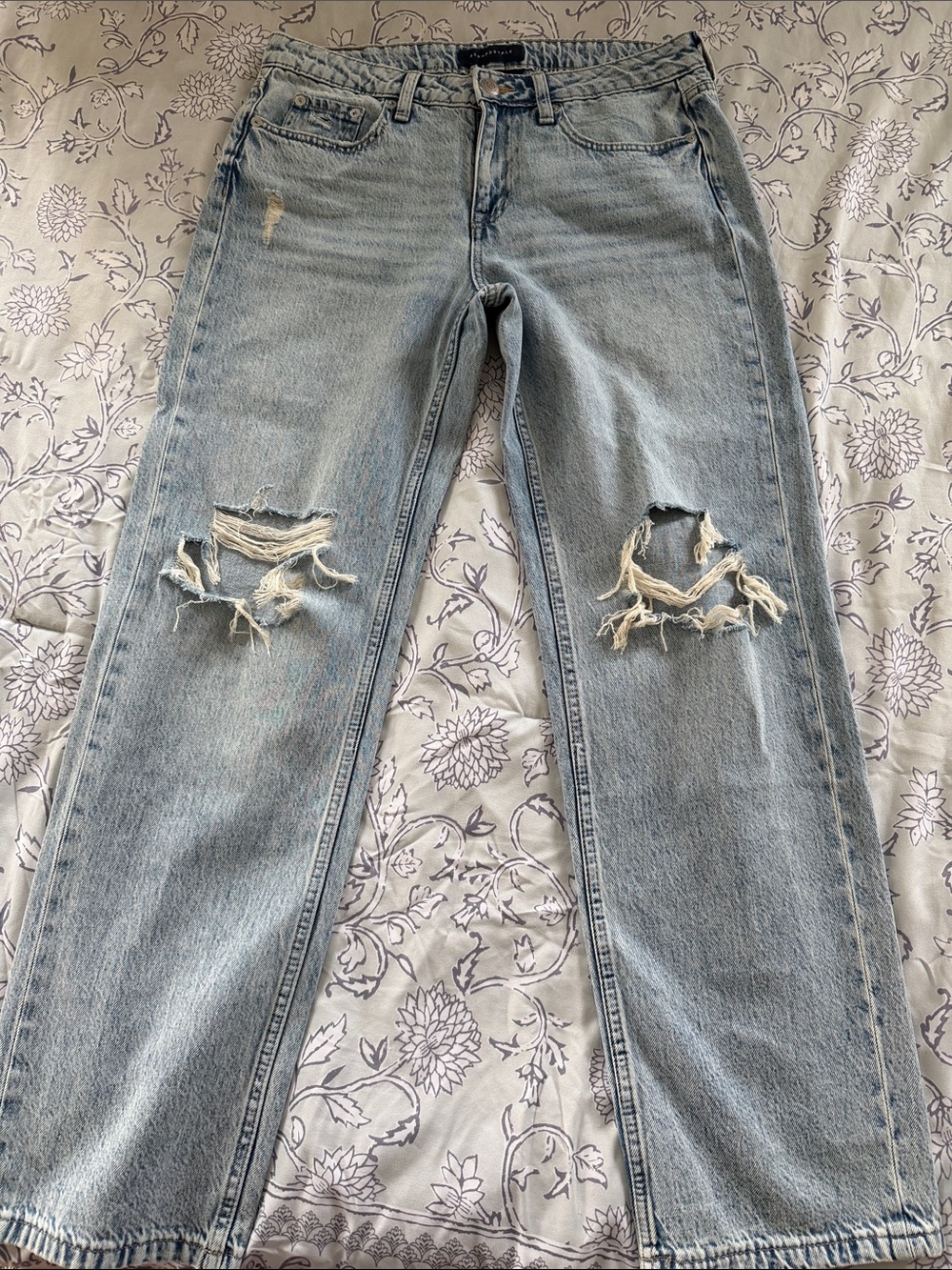 Aeropostale Light Blue Distressed Straight Leg Jeans